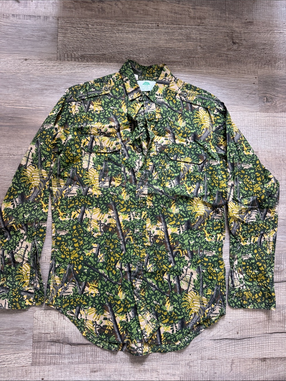 Bushlan camo made in USA vintage men’s button down shirt size M